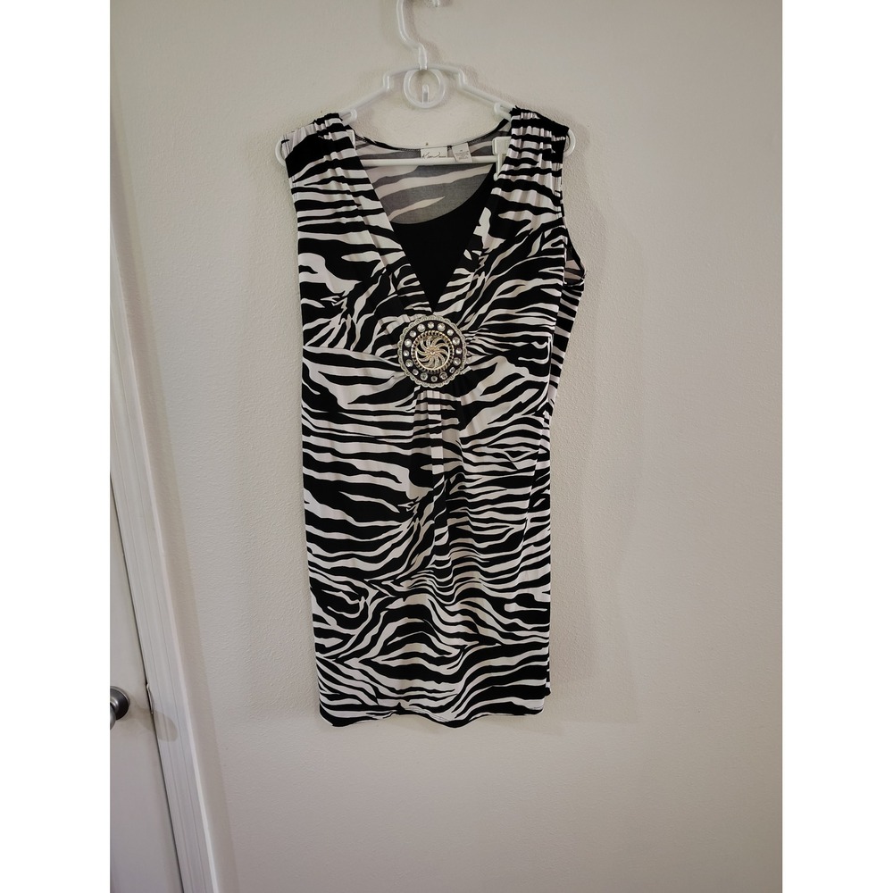 Kim Rogers Woman Zebra Print V-Neck Medallion Sheath Dress Black White 1X